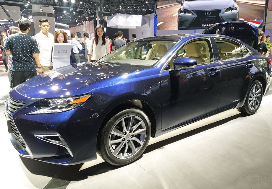 ���������������ữ��ʱ�л�����Ʒָ���������˫��ɫ����ƣ��п�̨���п�̨�������������ֳ����˲�θС�