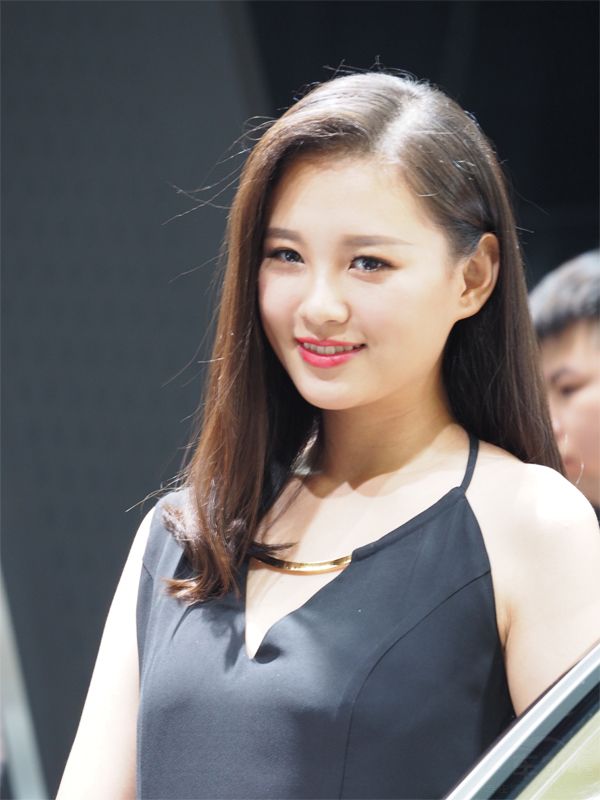 ��Ȼ������ô���ڣ������������̲�ס�࿴���ۡ�