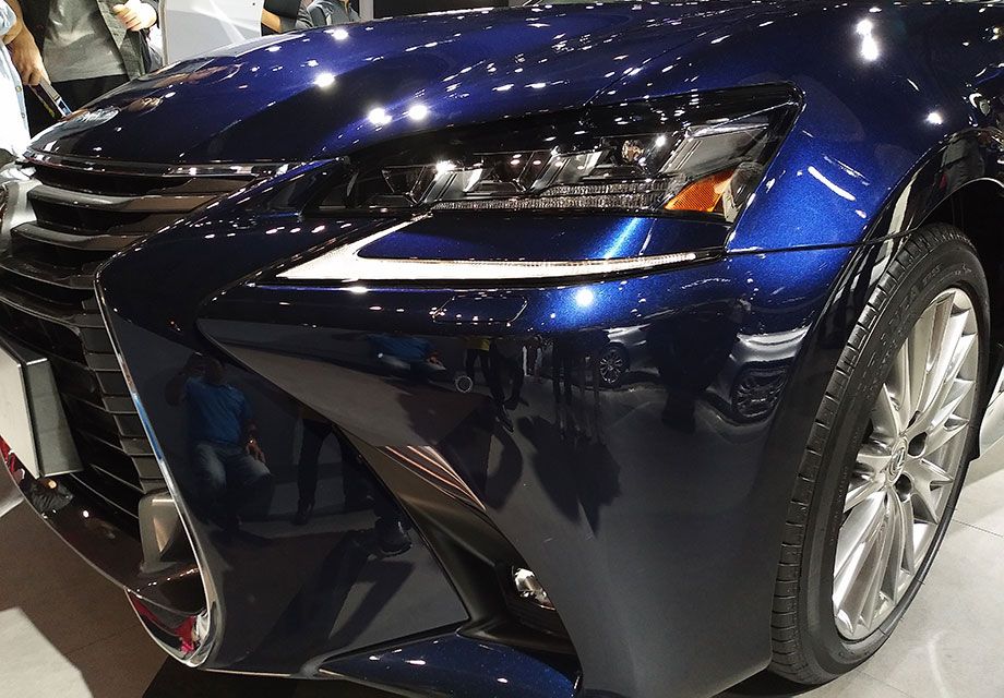 ���׿���˹GS�����GS F�����Ԫ�أ������˰���������ǸеķĴ��θ�դ��ȫ�µ�LEDǰ��Ƶȡ�