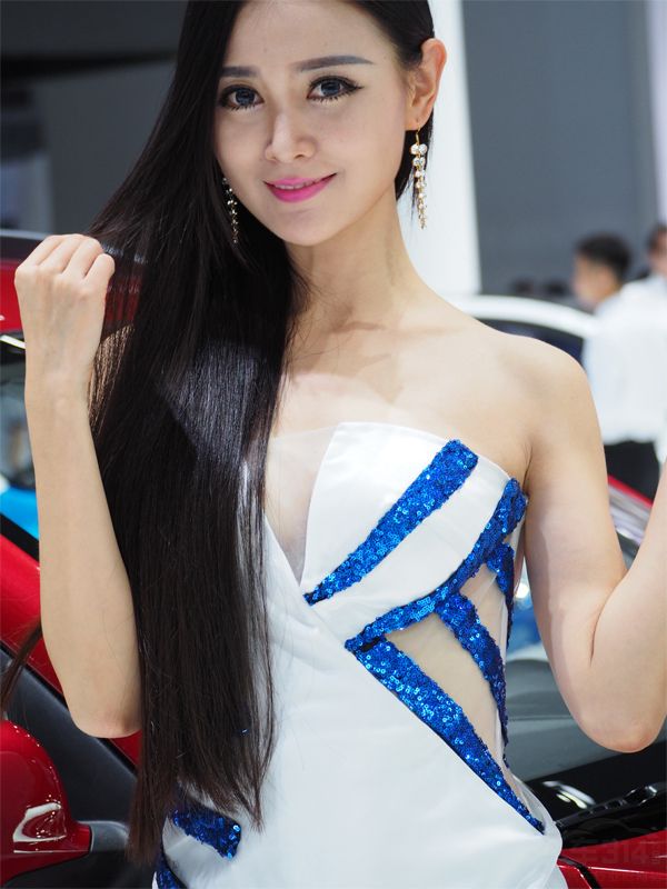 �ںڵĳ�����������Ц�ݣ�����Ǹ���ֵ��ģ��