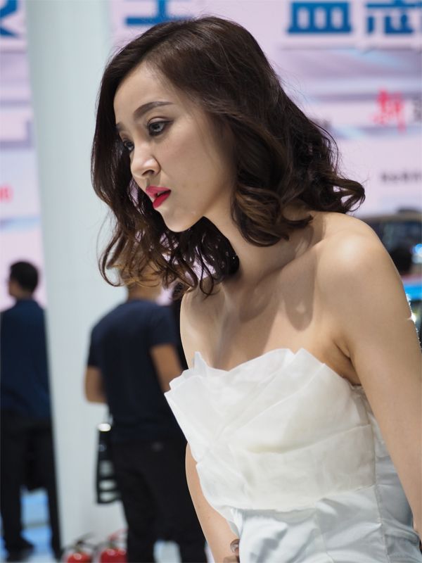 ��Ů����Ҫɾ��Ƭ����ϵ�ң�̫���������ˡ�