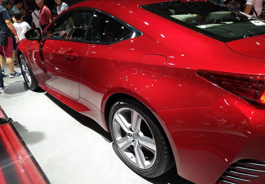 �³������˼���ʽ�Ĵ�����ƣ�������������դ��Ϸ���ʽǰ�������ƣ����ֳ���ǿ�ҵ��˶������