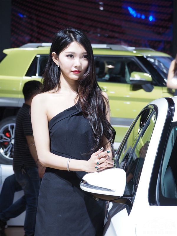 ����Ů�������е���Ʋ�ס�Լ����ڵĺ��֮������