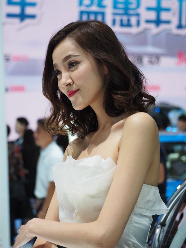 ��������Ƭ���űȽ�˳�ۡ�