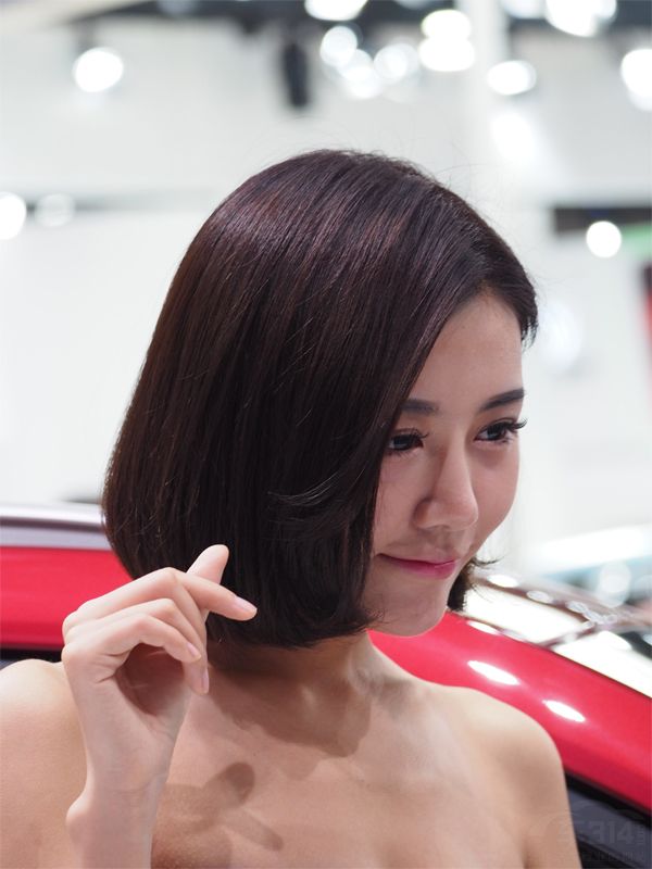 ����΢΢һЦ�����ˣ�ͬʱ���°벿��ʼ�����޵����롣