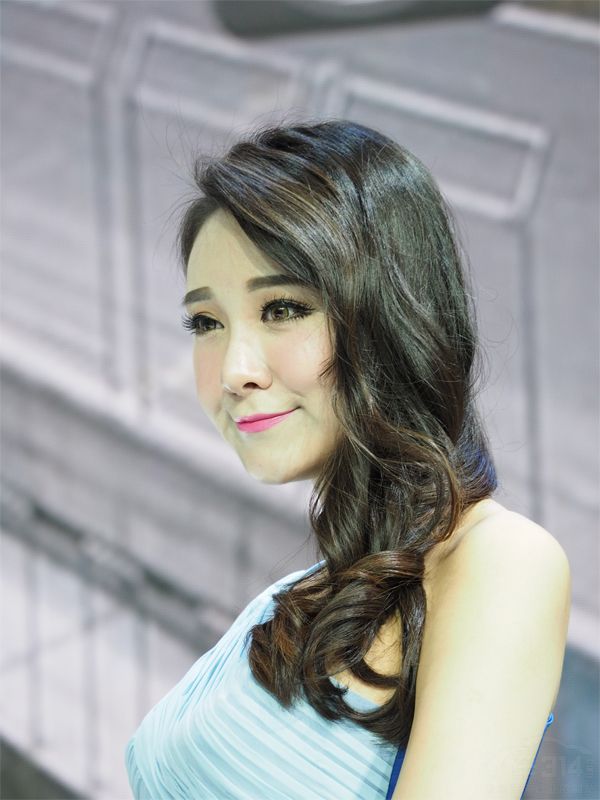 Ũ�ܵĴ��˳�����������ڼ�ͷ��˿˿���ƶ������������ˡ�