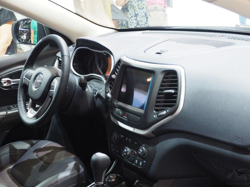 ��Ϊ�����ƿ˵ĵ�һ����������ͣ�Jeep���ɹ��Ʒ�ʵõ��˱�֤��