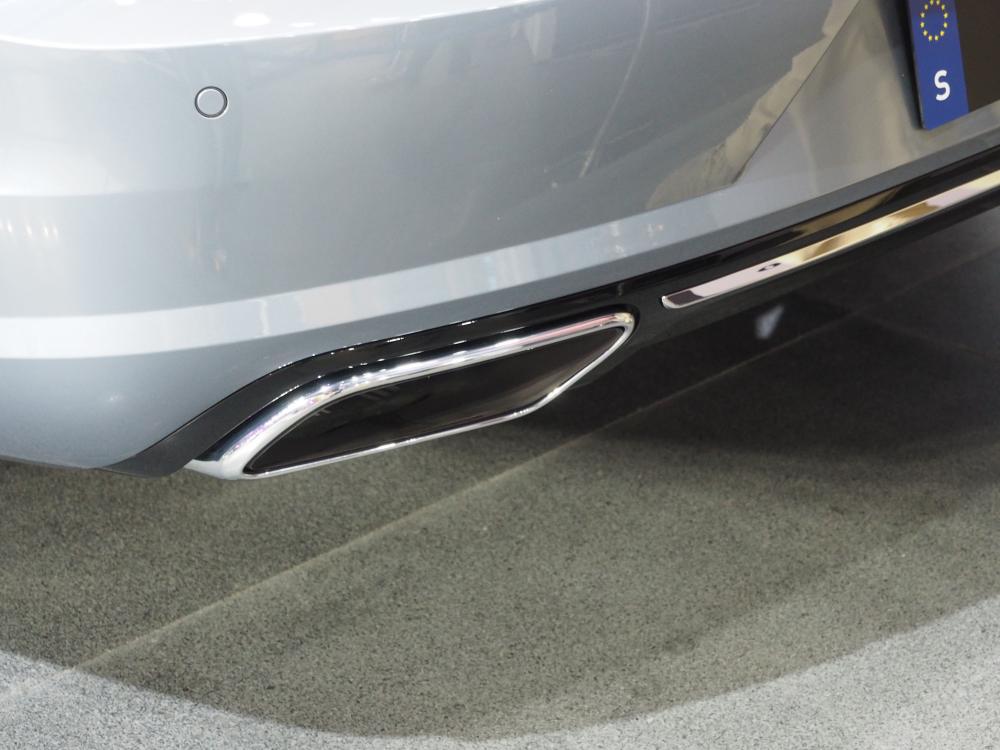 ��������S90������һ̨2.0T�����������׶���ϵͳ��XC90 T6�����ϵ���ȫ��ͬ��2.0T�������ڻ�е��ѹ��������ѹ��Э���±�������320���������ܡ�