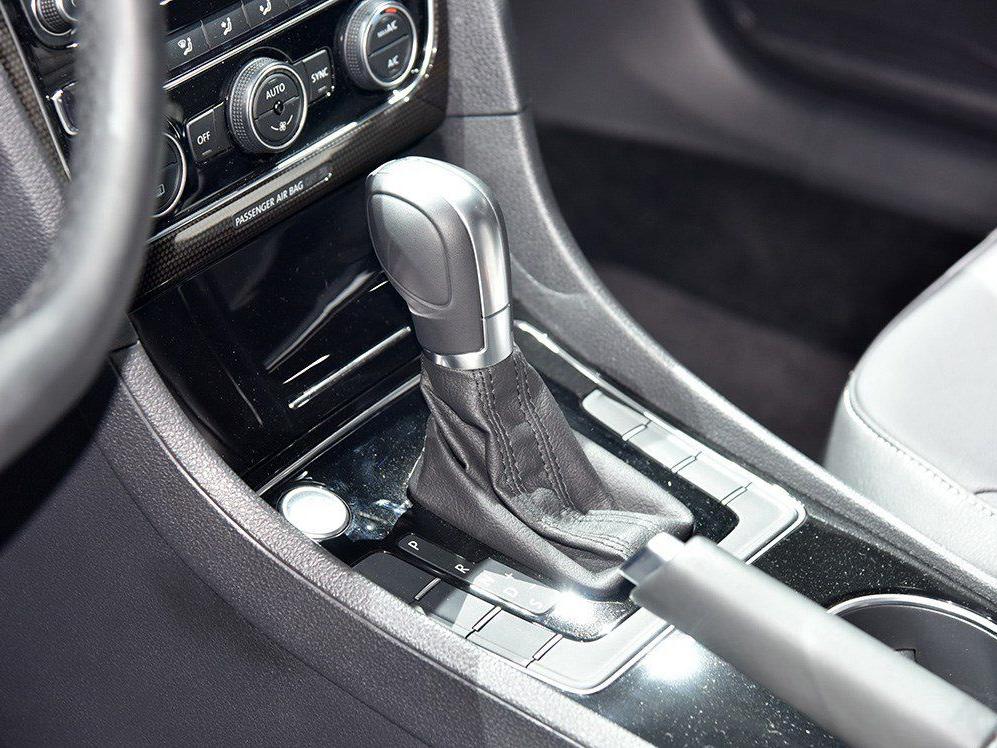 �³�����۷�����д���Ķ������˶����������εı仯�������ԡ�