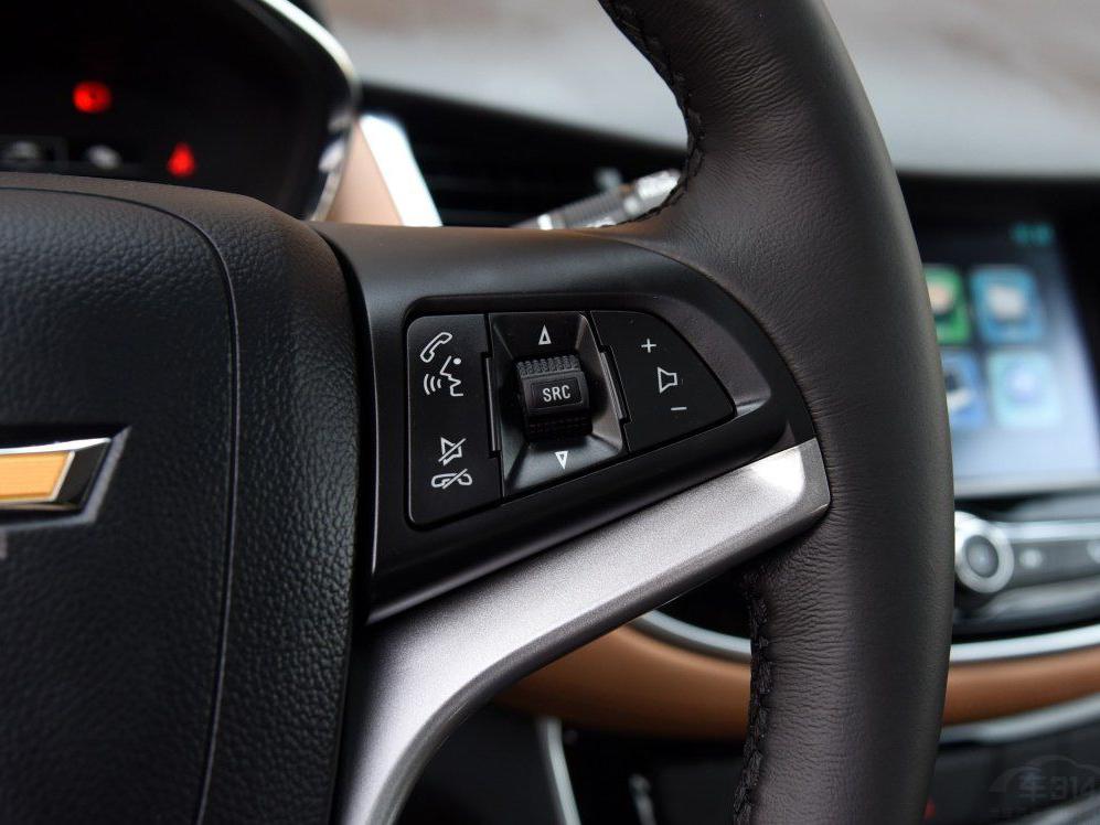 �³���ǰ����Լ�����Ҳ����Ӧ�仯�����䱸��U��LED�ռ��г��ơ�