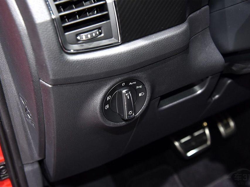 �³���ǰ���ո�Ҳ������һЩ΢�������Ҳ�����ȫ�¿�ʽ����Ȧ��