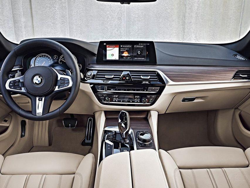 ǰ���ո������LED����ͬ���ɶƸ��������գ��ǳ����е��θС�