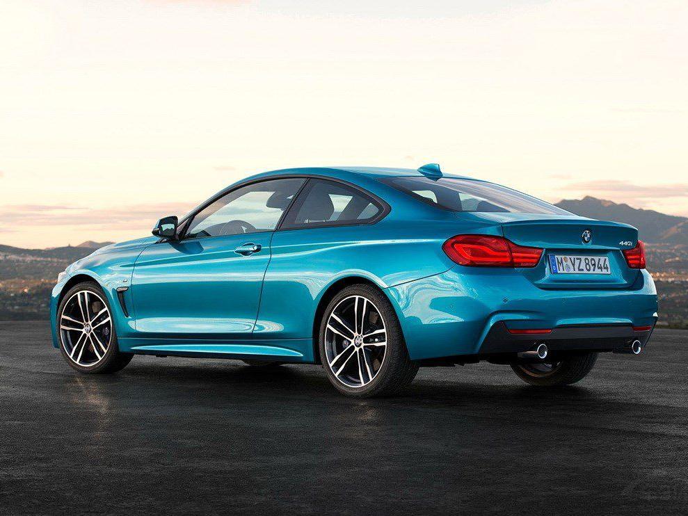 4ϵM�˶��ͳ��͸�����һ��˫������͵�˫ɫ��Ȧ��