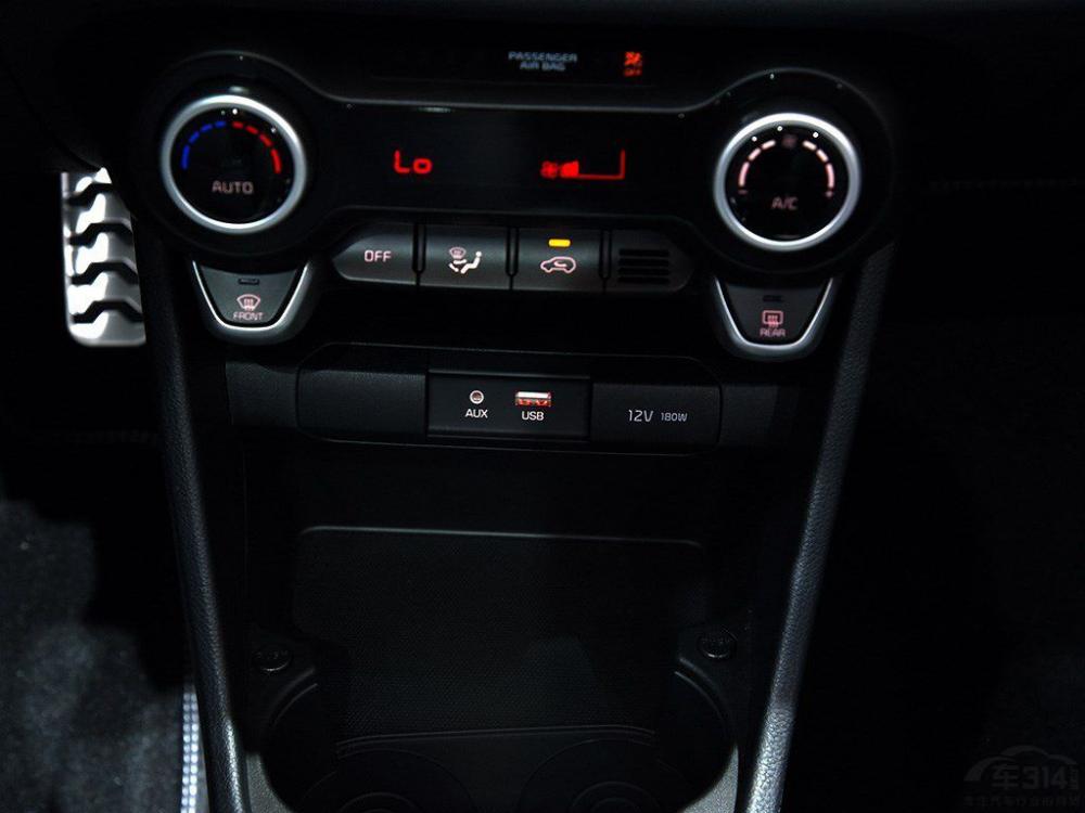 ����ʽ�п���Ļ������֧��ƻ��Carplay��Android Auto���ӡ�