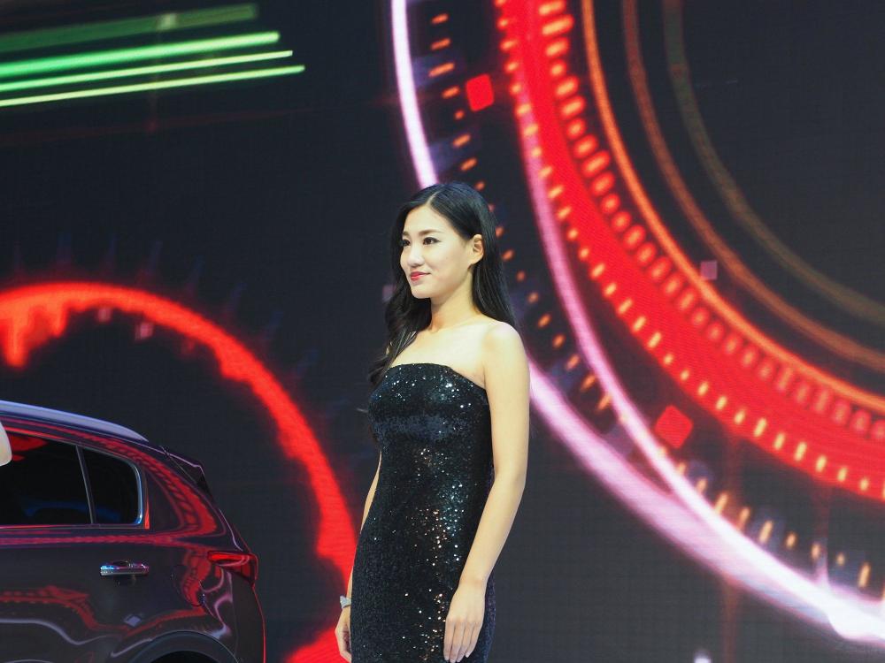 ��ɫȹ��ȷʵ�ԸУ�