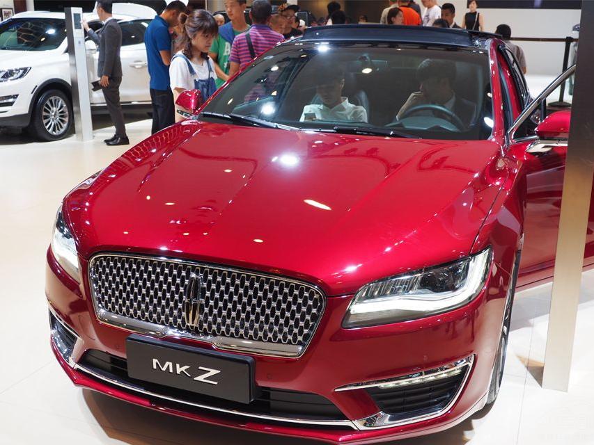 �³�ǰ��Ʋ���ȫLED��Դ���������ͼ�࣬ǰ���ദ�����˶ദ�Ƹ����������Ժ�����