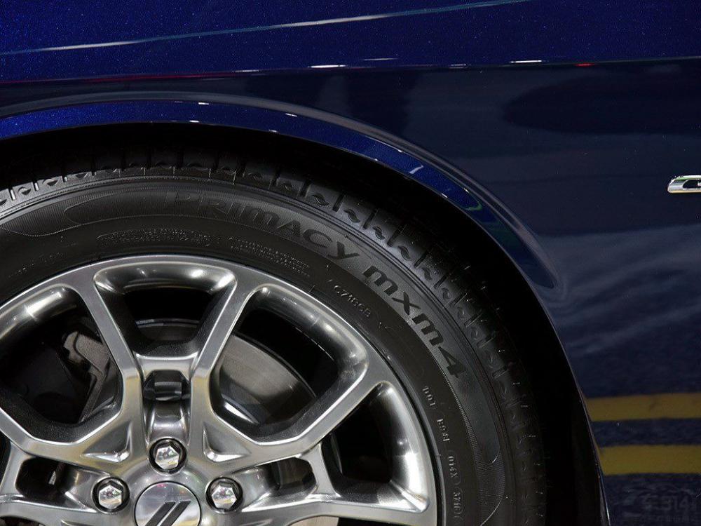 �ڡ�The Grand Tour���У����ɼ�ʻ����̨�������è��ȦȦ����̥�������˷�ͷ��