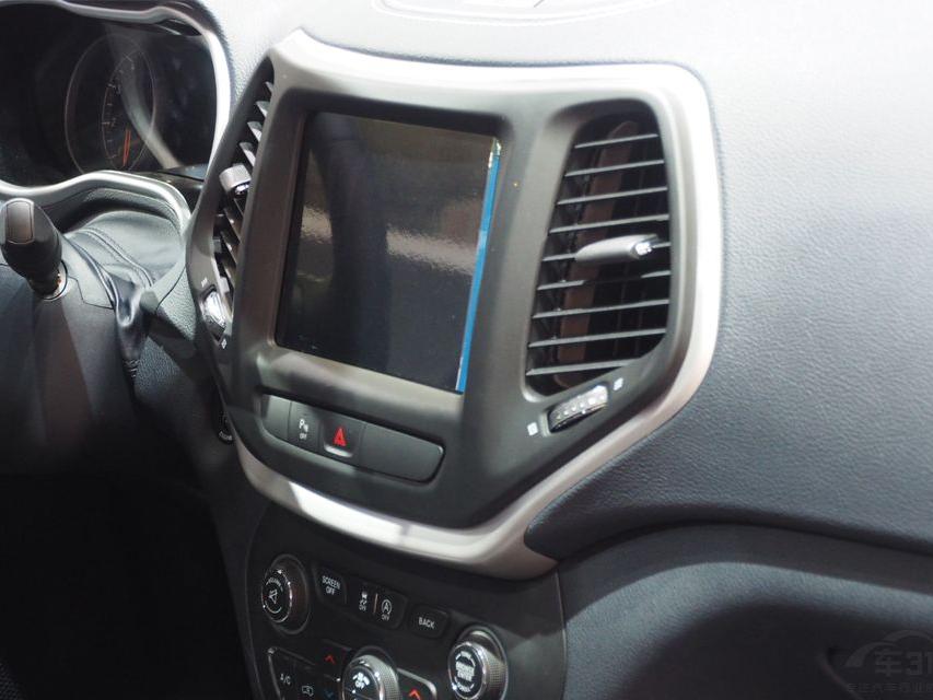 ������͵��ۼۣ�ʹ��߱��˸�ǿ�ľ�������Ŀǰ4S���Ż����Ⱥܴ������ۼ���Ͳ���20��