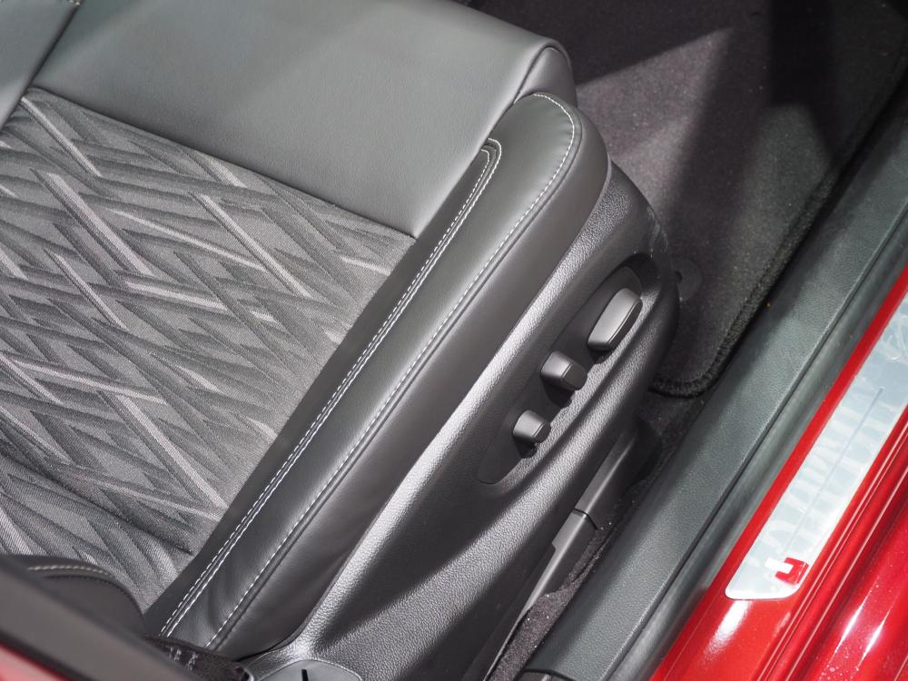 �³���������Bremboɲ������������ͣϵͳ�ȣ����䳵�ͻ����䱸��MRC��Ÿ�Ӧ���ܵȡ�