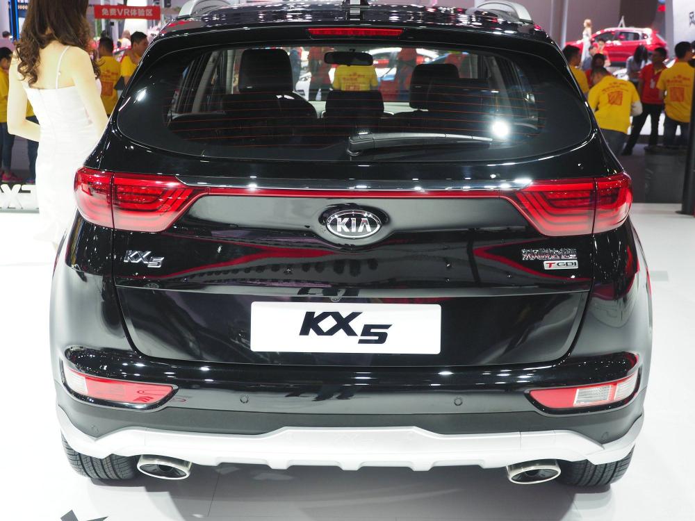 ����������KX5�Ĳ����ص����ڼ�ʻ�ߣ����Χʽ������п�̨��ƣ�ʹ��ʻԱ�������ڲ�����