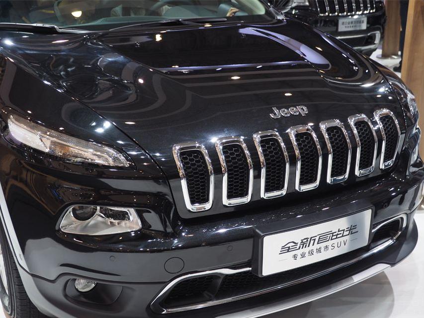 �³������˼���ʽǰ����ƣ���Ȼ�Ǳ�־�Ե���״������դ����������ڰ��𲻴󡣷���ʽ�����ƣ����Կƻø��ܡ�