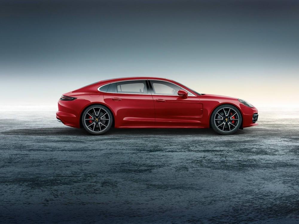 ��������ͨ�泵�ͱ���һ�£���۷�����Ҫ��������SportDesign�׼���