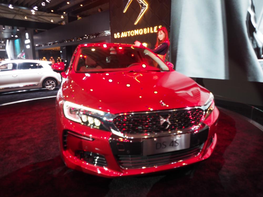 �����ߴ緽�棬����DS 4S����������Ϊ4435/1843/1510mm�����Ϊ2715mm