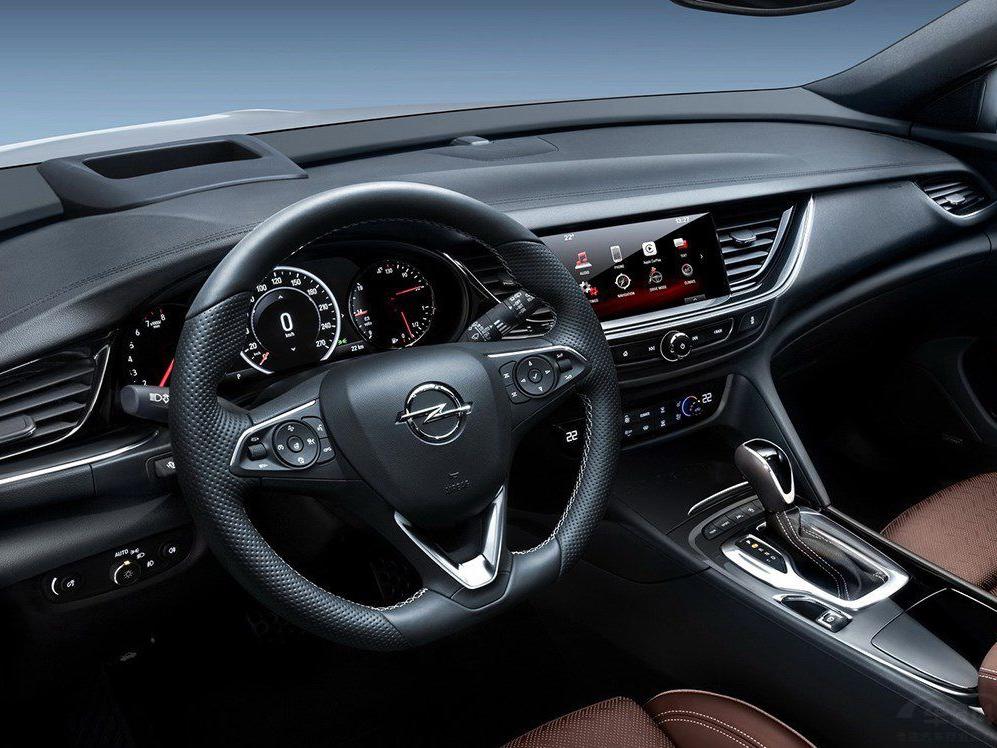 ��Բ�Ǳ���ƴ�������ʽƽ�׷����̸���ͻ�����˶��ԡ�