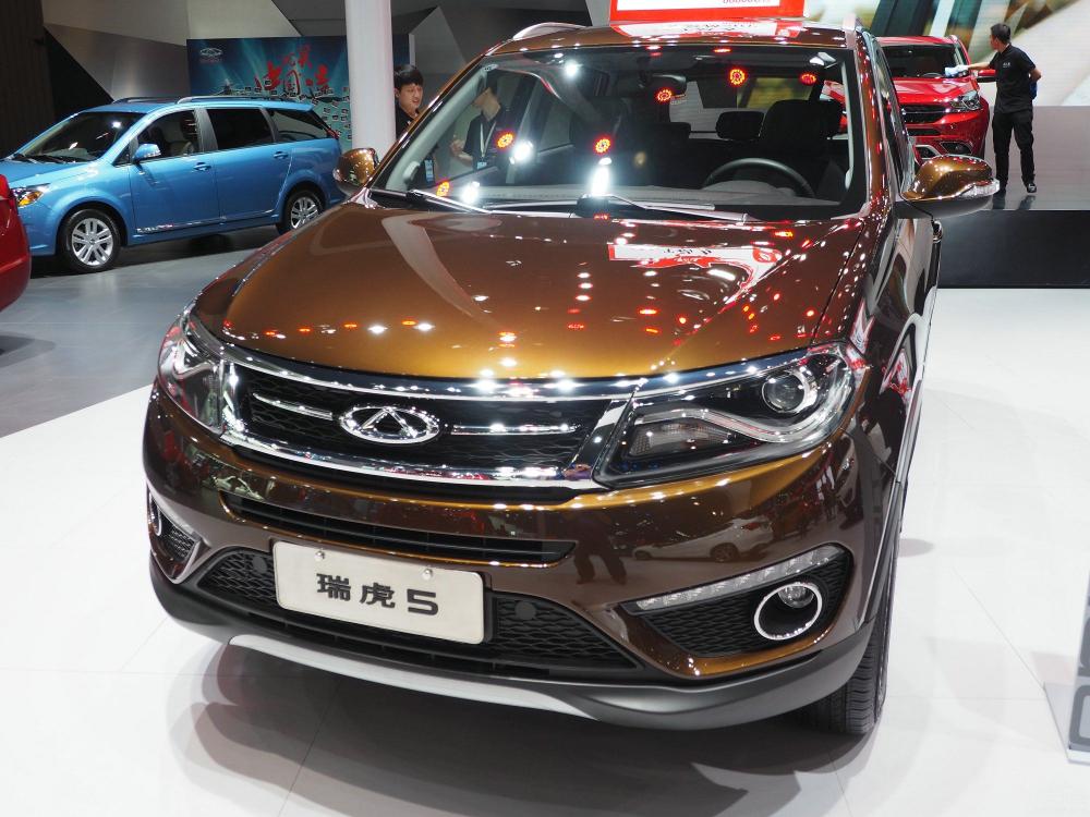 ΪһSUV5Ʊ˽ΪۣܼЩƸɫװμ忴SUVȻԵƫӲһЩ