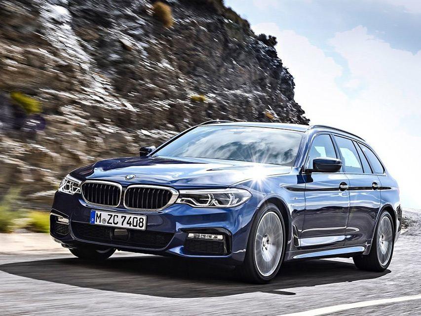 �ڽ���������߳�չ�ϣ�������ʽ������ȫ��5ϵ���а泵�ͣ��������һ��5ϵ����棬���а泵����Ҫ�ڳ�β���ֽ������޸ġ�