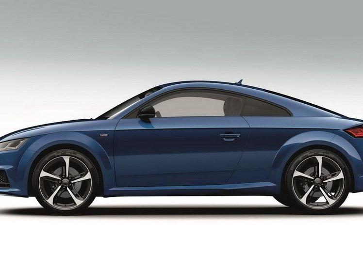 ����װ��һ��19Ӣ�������Ȧ���������˰���B&OƷ���������ڵĺ�ɫ��ѡװ����