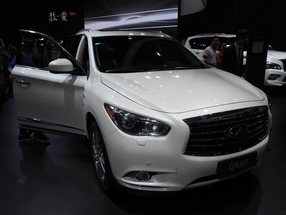 �¿�QX60���ⲿ������Ȼ�ḻ�����������ơ�ȫ��פ��Ӱ��Ⱦ�δȱϯ�����䳵����Ҳ���䱸������ӦѲ��������ƫ��Ԥ����ϵͳ��