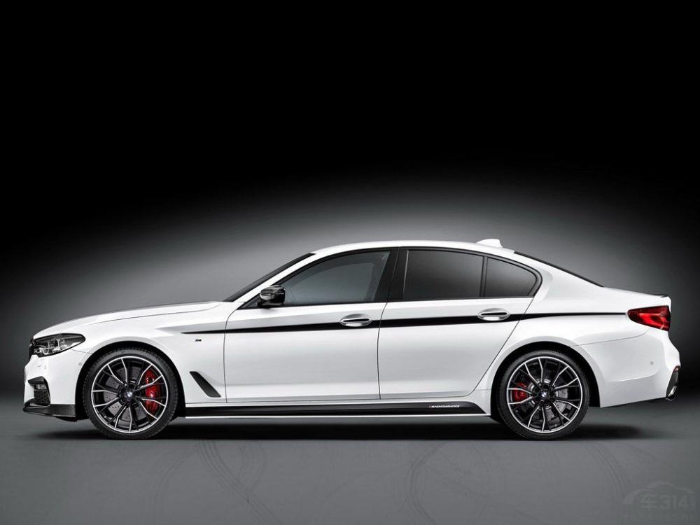 �³��䱸�˳ߴ�Ϊ20Ӣ��ĺ�ɫ�����Ȧ��