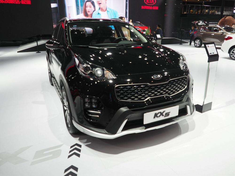 ��������KX5�����˺�������ƣ���ͷ��ʹ���˼���ʽ�Ļ�Хʽ������ֻ������ø��Ӿ��򡢸���һ�Ż����ˡ�