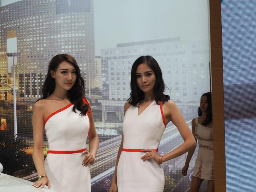 ����ʤѩ�������ޱȣ���ɫ���������ɱ��ӡ�