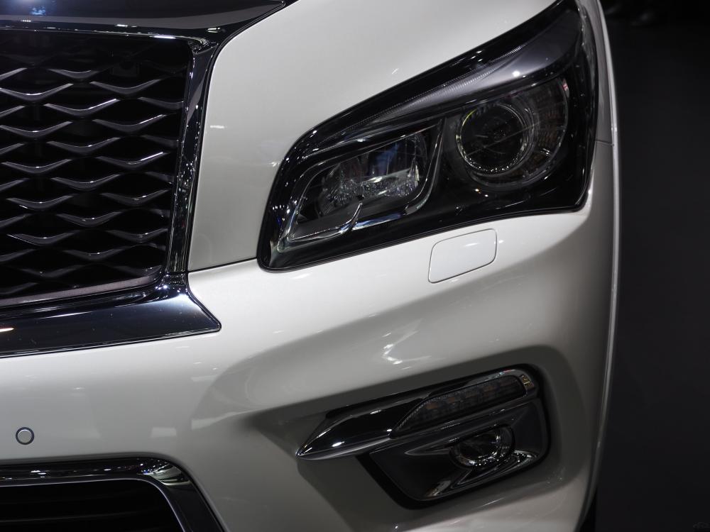 ��Ӣ�����QX80��ǰ��Ʋ������µ�LED��Դ���������������ǰ�����������ϵͳ(AFS)�Լ�����Զ���⸨��ϵͳ��