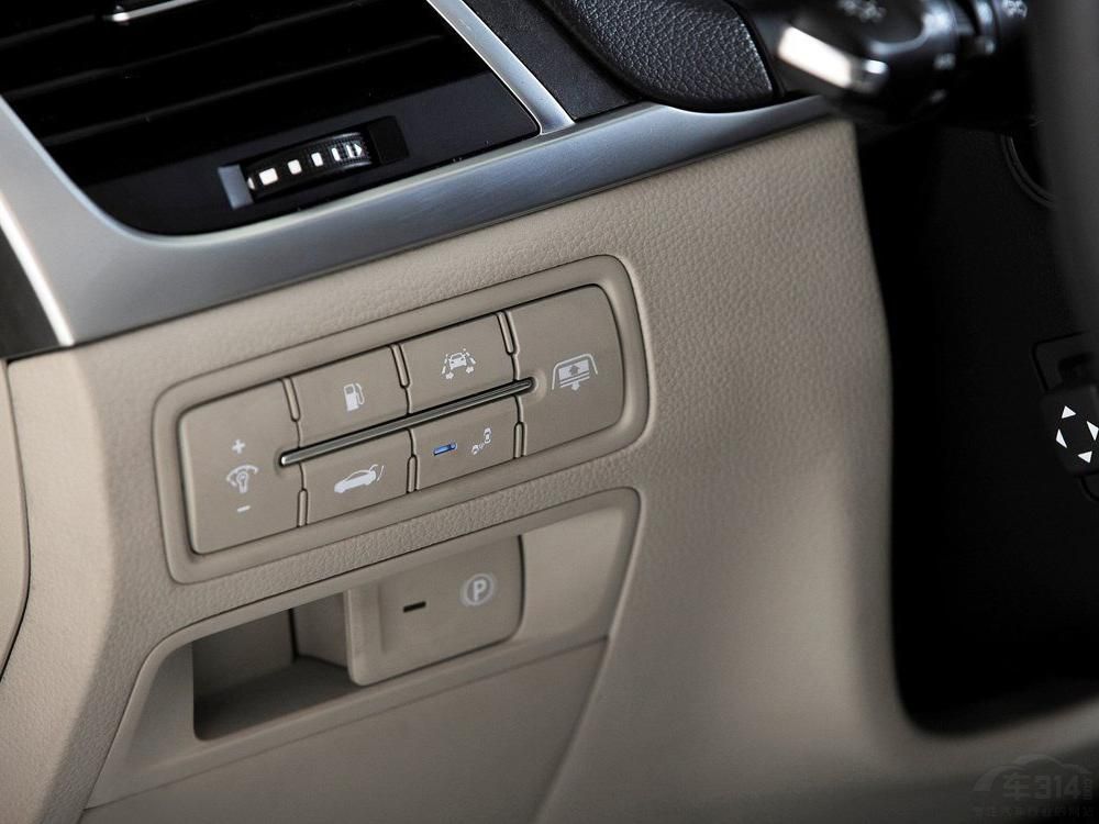 ��۷��棬Genesis G80ǰ�������˺����դ��A���нϴ����ǡ�