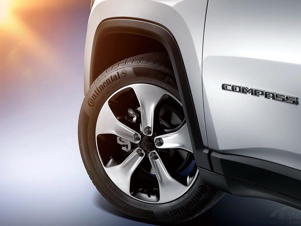 �������棬����ȫ��ָ����������Jeep����һ�����ƽֱ�ĳ�����Ʒ��