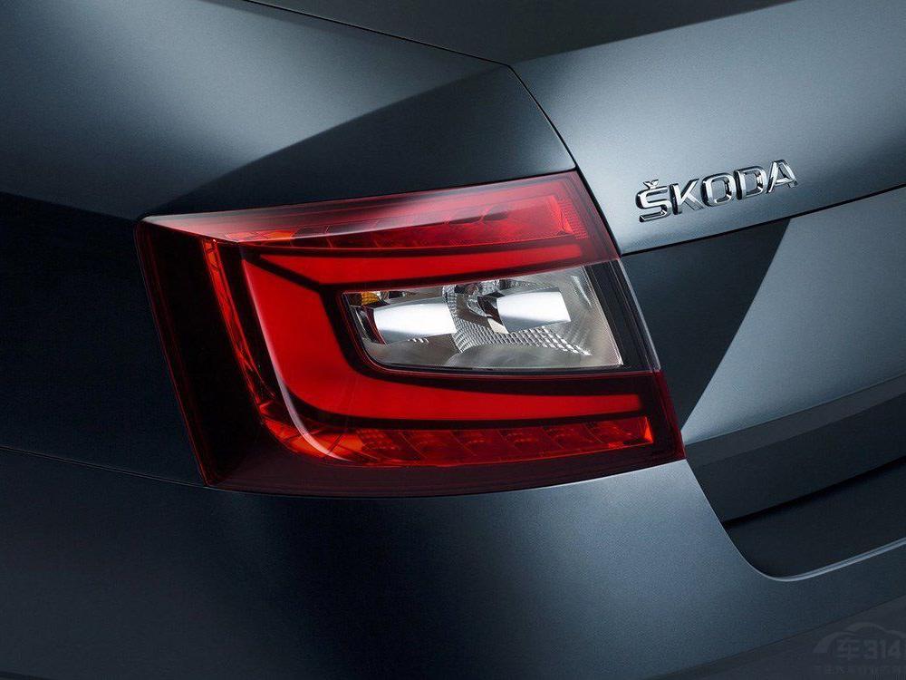 �����¿���������泵�͵�β�Ʋ�û�в��ú���泵����ƣ����Ǹ����˸���ϸ�������ͣ���Ⱥ���泵�Ϳ���ȥҪ����ʱ��һЩ��