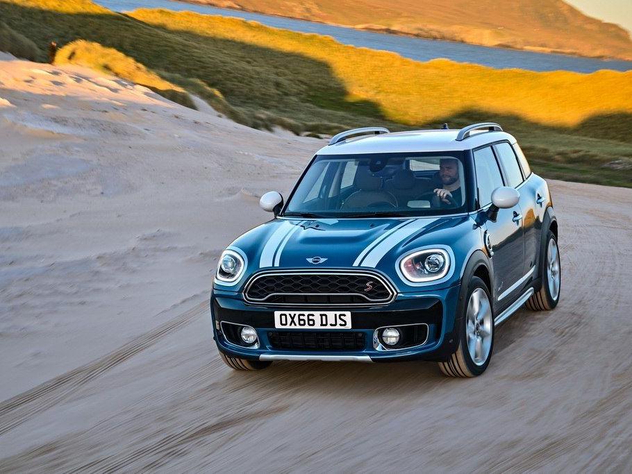 �������棬�³�����ֿ�����ĸ��Ͱ�����ɫ����ü�Լ������²�����ɫ����Ӫ���ԽҰ��ʱ�еĻ��Ч��