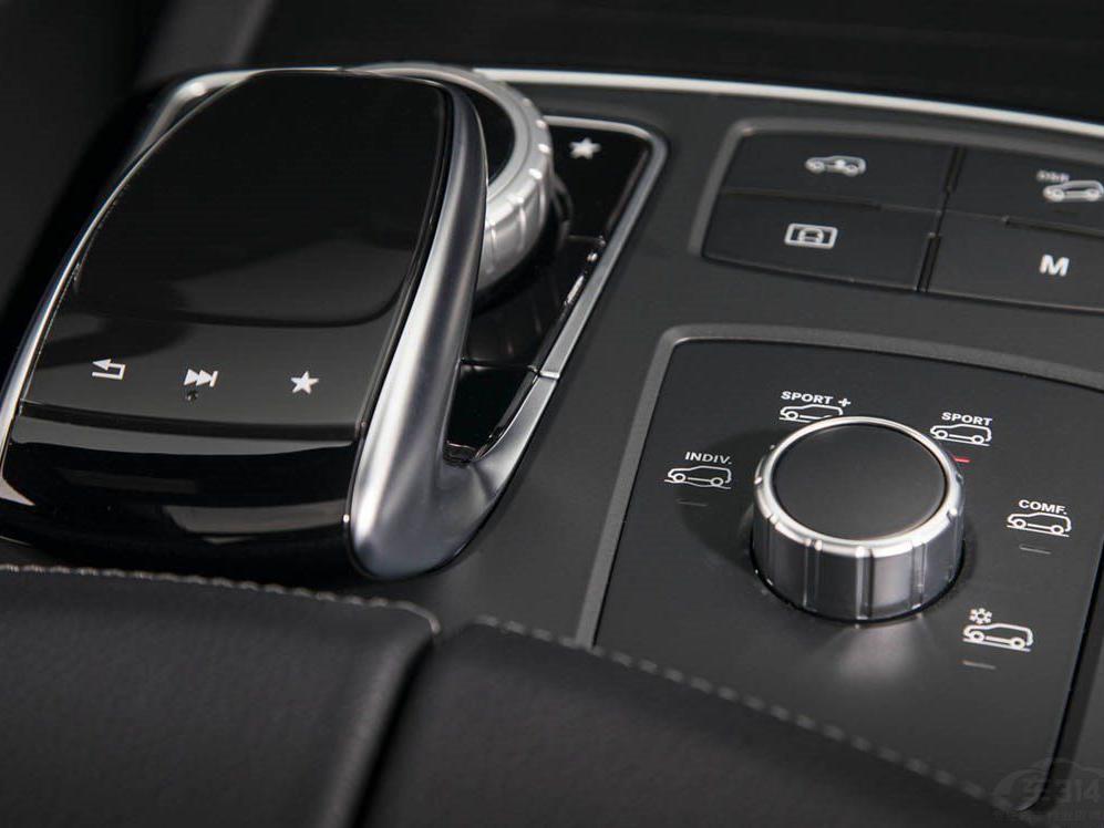 �³��ĳ��ڱ������ֿ�GLE����Ʒ��ͬʱ�ó�Ҳ�ṩ�˷ḻ�İ�ȫ����ѡװ����