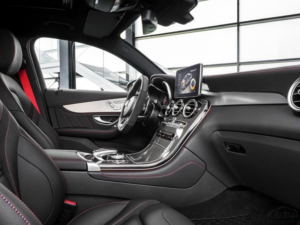 �³��ڲ���÷����˹-AMG GLC 43��������һ��