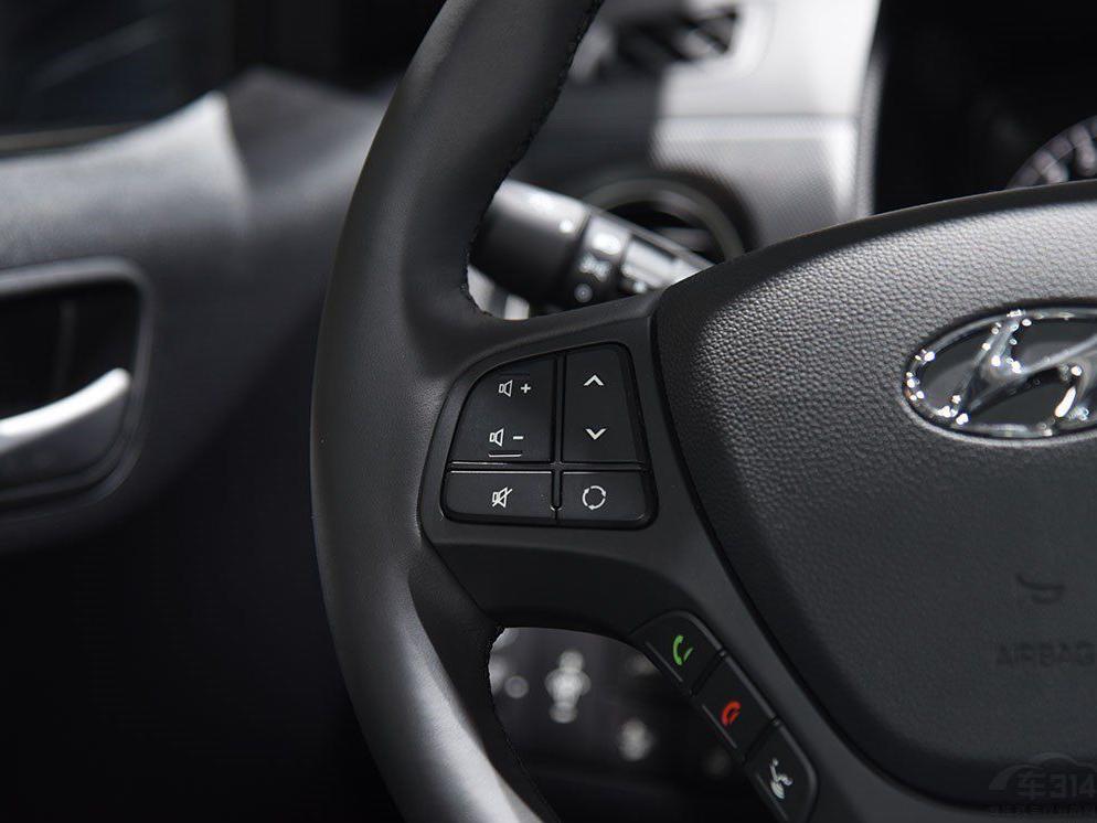 ���η��棬�ִ��¿�i10�ĸ��䳵�ͽ�����7Ӣ��Ķ�ý�崥����ʾ��������֧��ƻ��CarPlay����׿Android auto�Լ����ǵ�����