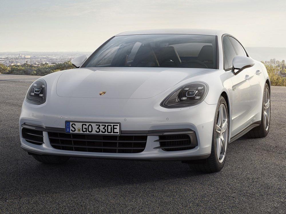 �������׻춯ϵͳ�ļӳ֣�Panamera 4 E-Hybrid��0-100km/h����ʱ��Ϊ4.6�롣
