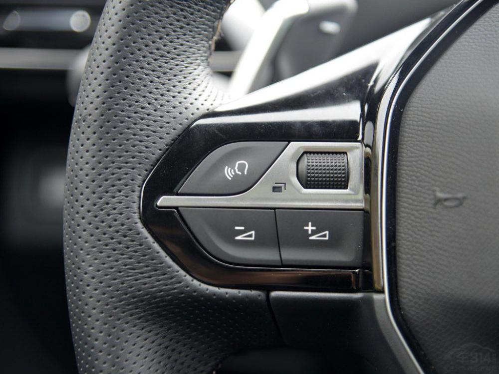 �Ա�Ŀǰ�ո����ߵĶ��������4008���ڳ��Ⱥ���෽��ֱ�����130mm��110mm��