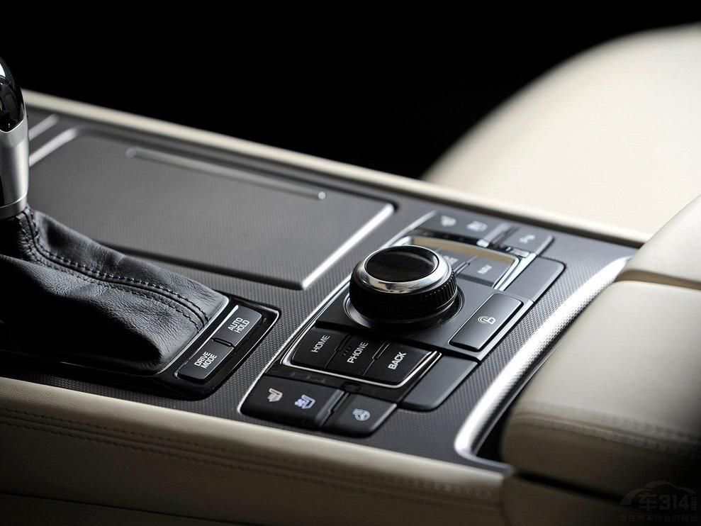 2016�꣬�ִ��������½ݶ�˹��ϵ����ΪGenesis G80��Ҳ����ζ�Ž�Genesis������һ����Ʒ�ƣ���λ�߶��г���