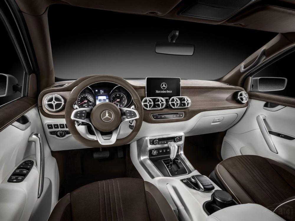 �³��ڲ�������˫ɫ���䣬�п�̨�ϲ���������ţ�͸�Ƥ�����������ΰ�Ϊ��Ѭ��ľ��