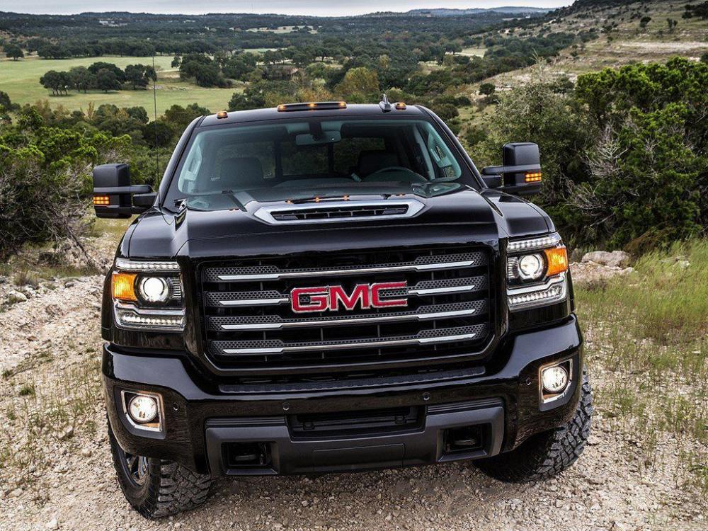 ǰ������դ��׳�ı߿�����Ӿ���ǡ�ǰ���ո��²��ϳ�����塢�ര�������������Ű��ּ�������̤���λ��ȫ��Ϳ���˺�ɫ��