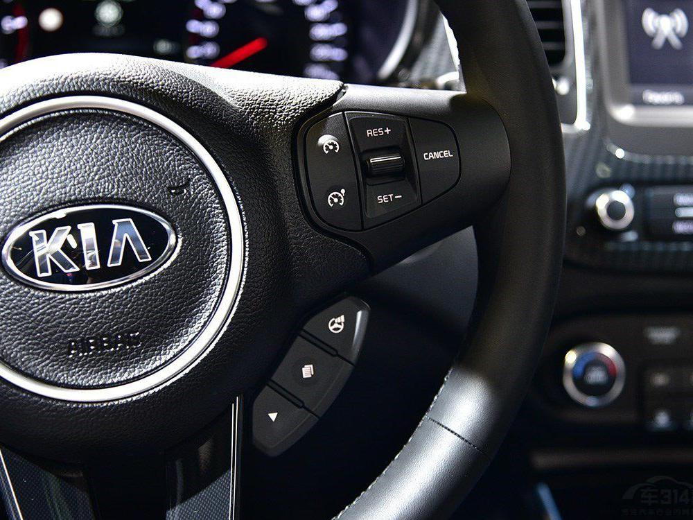 ���Ǽ�����Ϊһ��7��MPV��һֱ�����ڹ��ڶ����²�������������������йأ����ߵĶ��۵����Լ۱Ƚϵ͡�