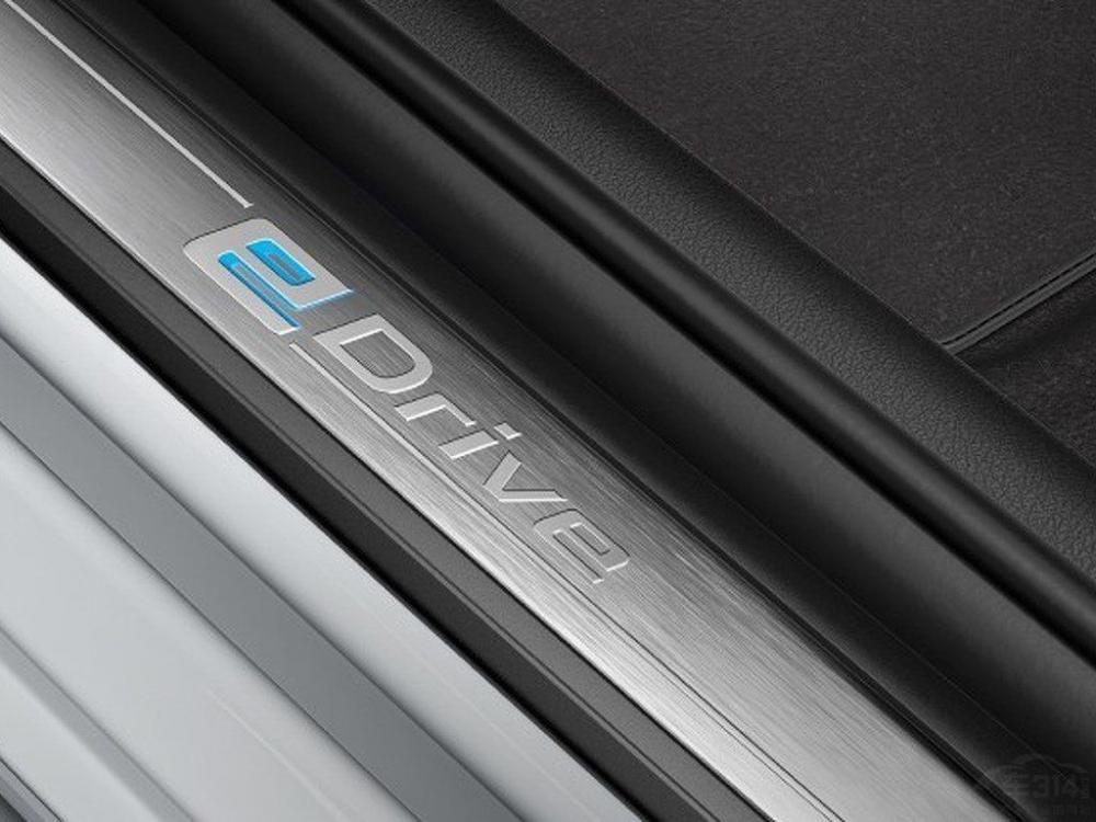 �������棬����530e iPerformance����һ̨2.0T�������������Ϊ184���������95�����ĵ綯�����ۺϹ���Ϊ254�������ۺ�Ť��Ϊ420ţ���ס�